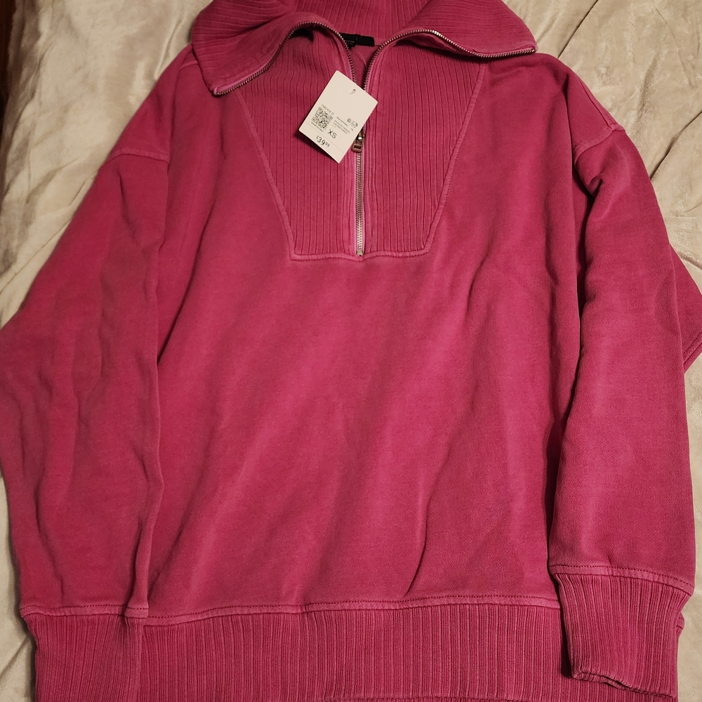Cozy Pink Zip Up Sweater with Ribbed Cuffs
